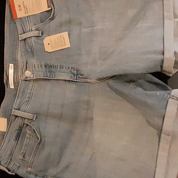 Levi's Women's Denim Mid Length Shorts Size 20W - Picture 2 of 10
